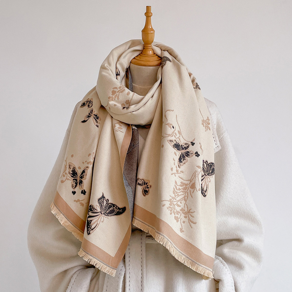女性用イミテーションカシミヤスカーフ フリンジ付き 厚手 暖 - Woven Scarf Blanket のレビューと価格