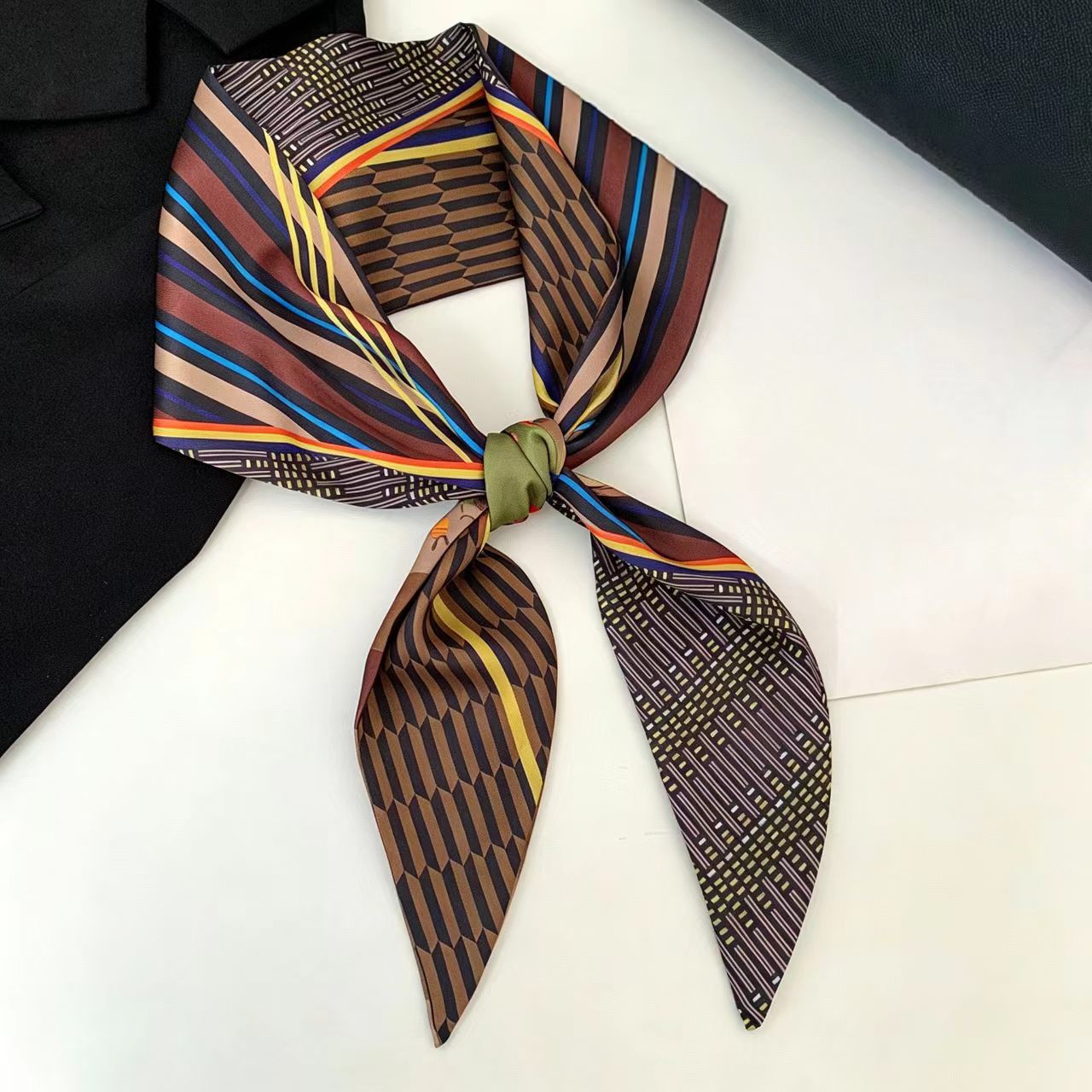 高級プリントロングヘアリボンベベルシルクスカーフ女性ネクタイ - Ascot Neck Scarf のレビューと価格