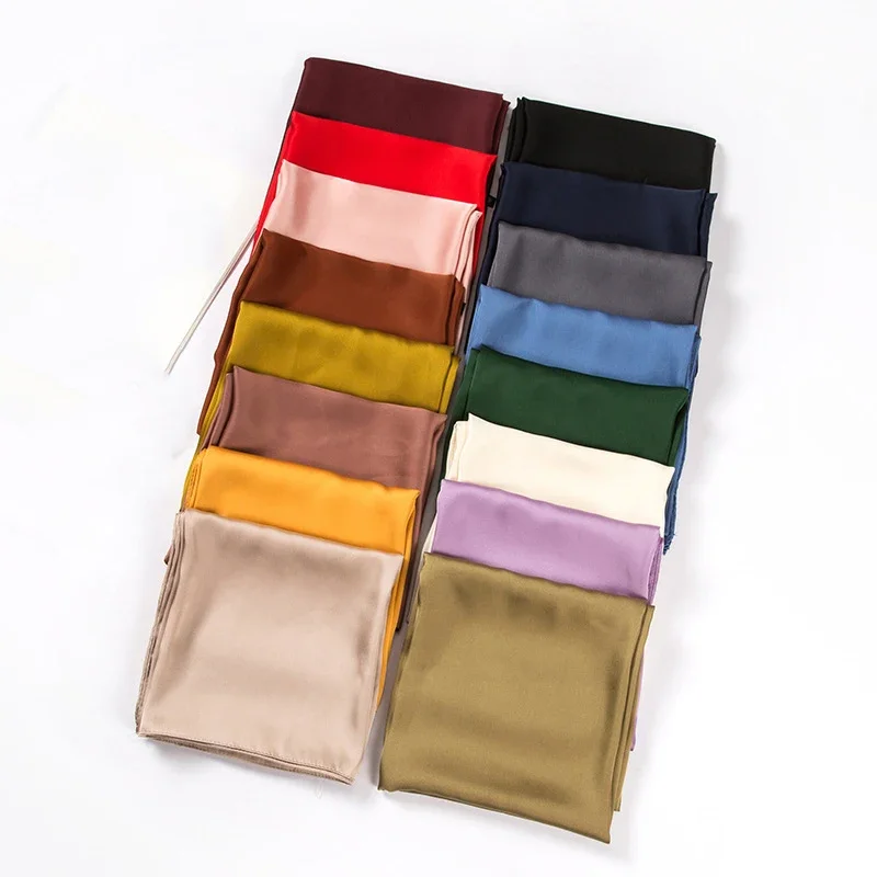 サテンスカーフ レディース 70cm 無地 スムースな表面  - Ascot Neck Scarf のレビューと価格